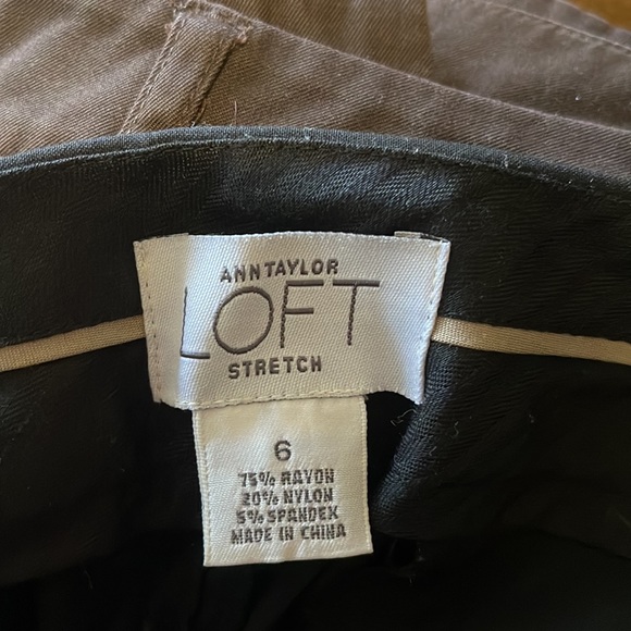 Ann Taylor Loft Stretch black pants. Size 6 - Picture 4 of 4